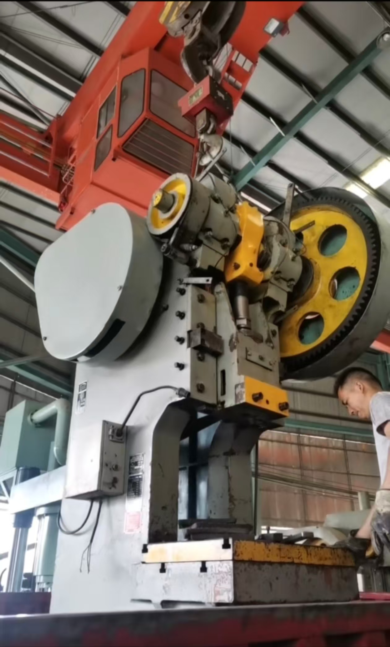 Sending 63T Hydraulic machine to new home